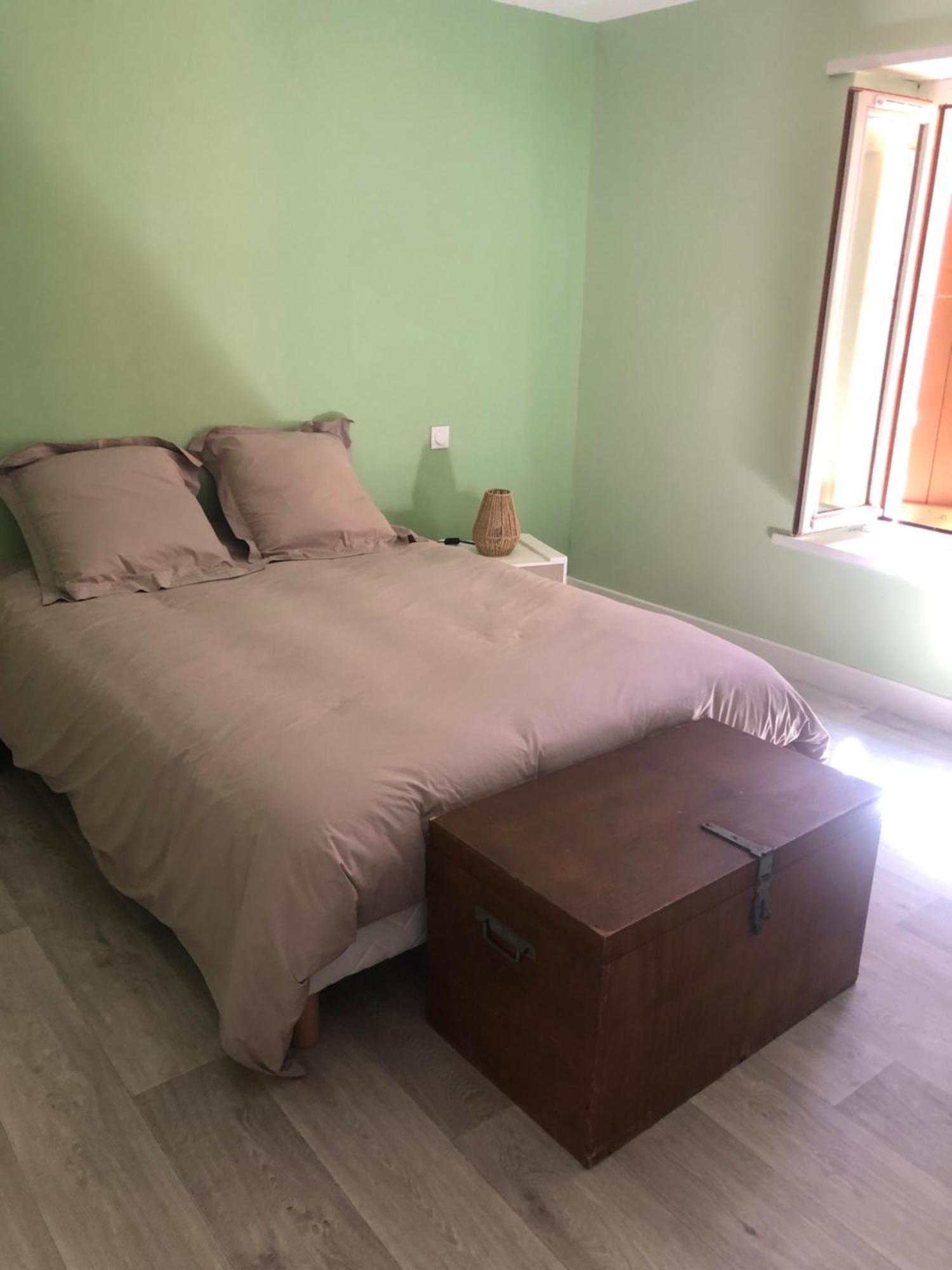 Appartement T2 Avec Terrasse Calme Et Ensoleillee à Saint-Claude Extérieur photo